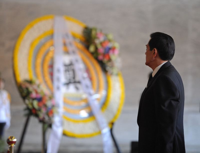 �RӢ��3�����_���Aɽ�����������И��������ѳ�ˆT��ͬ�r���ݮ����ھ�����^Ӣ� ������h��܊Ӣ�`��