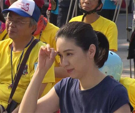 ����ɺ��ָ���ɵεΡ��B���ģ�������