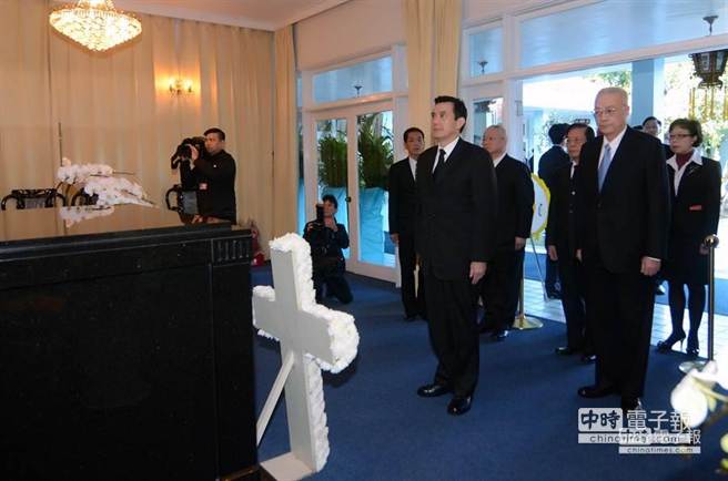 �RӢ���^��]�ꡣ