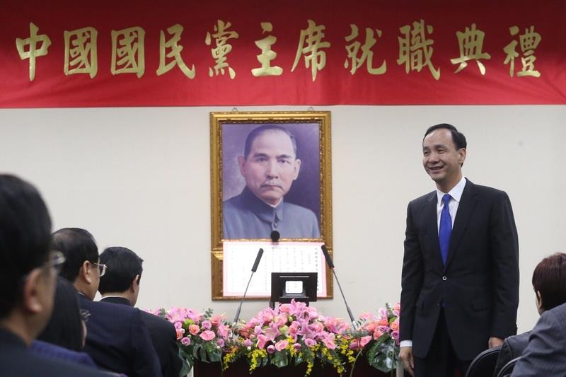 �RӢ������h�T����������� �Ƕ��x��20��ף��