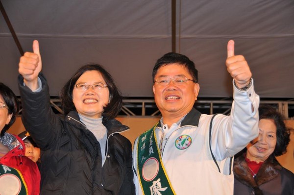 Ů���M܊�������� �Kؑ�����T�ݕ��G�I��ʿ��·��