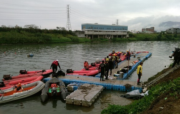 �RӢ���°�������(f��)�d���C(j��)��Ԯ�T���˲���ĸ��H�����_ý�D��