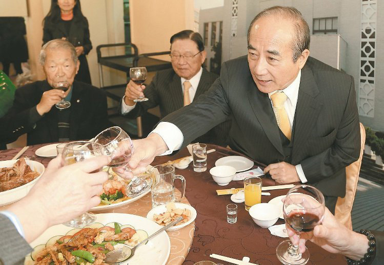 ����ƽ��120λж�Ρ���ί�����M �ؑ����F�ڲ�Մ�@Щ���}