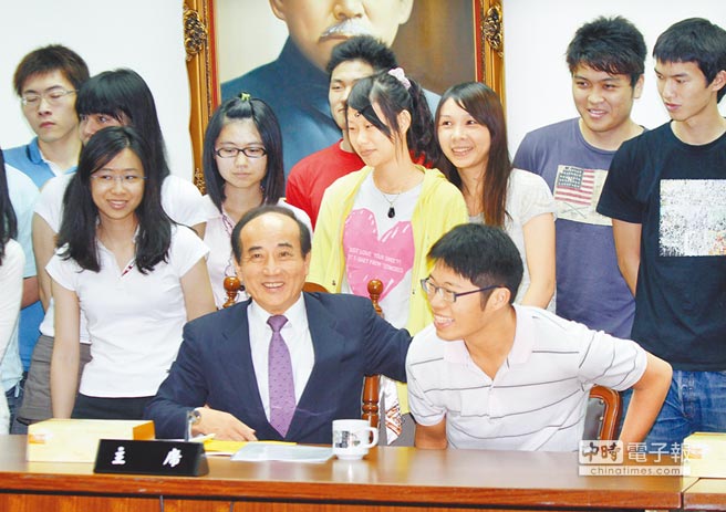 ����ƽ��ʮ��ܳ���������(hu��)�����L(zh��ng)���ݣ�����o���L��ꑵČW(xu��)���F(tu��n)