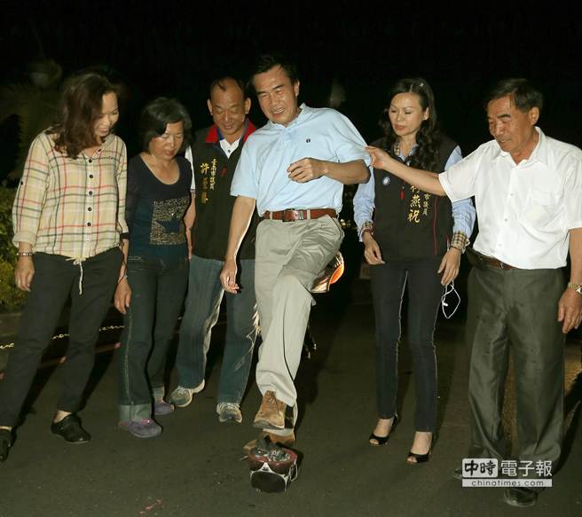 �_(t��i)�����h�L(zh��ng)��ȫ�̲ö������_(t��i)��1500�f(w��n)Ԫ�������ص��_(t��i)�����h��(hu��)ǰ��֧���ߵĸ��S�¿��^(gu��)��tȥù�\(y��n)