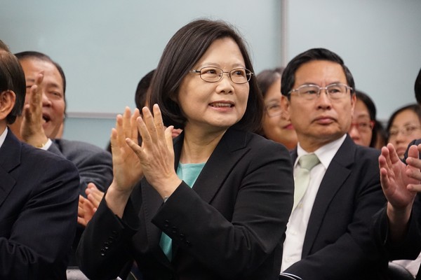 ���M�h��ϯ��Ӣ�������|ɭ���D��