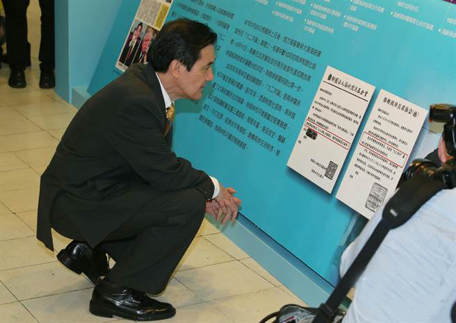 �RӢ���v���^���ɕ���Մ�����P�ļ�