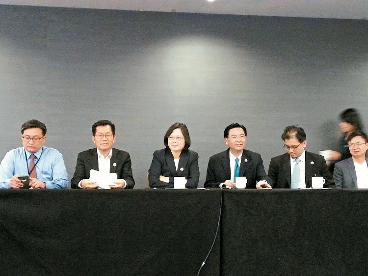 ��Ӣ�ı���"�Ŷ����R"�����Q"��ͬ�殐" ����������