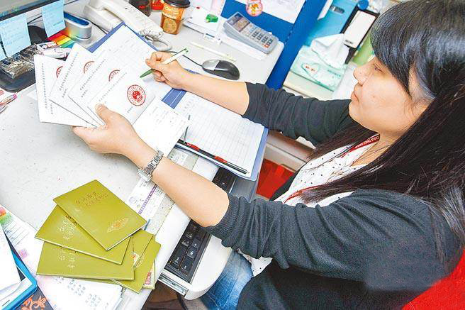 �D���������k���_���C���P���m