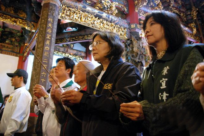 ����ӑ���x�����_������Ŀ������Ӣ�ľ��B����Ҳ�ɒ�ȥ