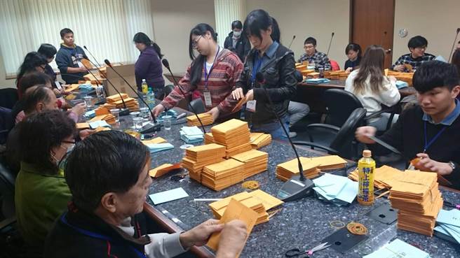 �ں����h�T����Ч�xƱ�У��������@���˳ɵĉ����Ե�Ʊ���D������h�����xƱ�_Ʊ��r