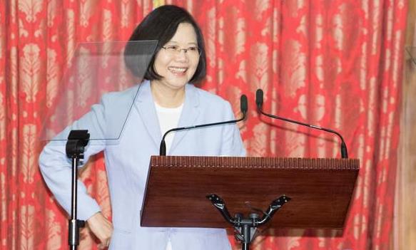 ��Ӣ�ľܽ^"���Ո���"�u�� ������ǰ���s�@���f�RӢ��