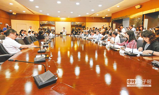 ���ڄӲ���8�����_�������Y���h���h���Y������ֻ���_���̘I�������ؕ��L����Ԫ������������I�^�S���Ͽ������������飨��һ�����ˣ��挦һ���ńڷ��������@����Щ��܊�^��