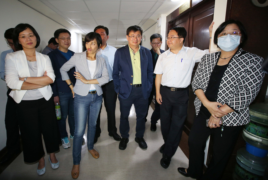 4�������M(j��n)�h����ί��վ�ڡ�����Ժ���ǃ�(n��i)�������(zh��n)�䓌ռ��(hu��)�h��