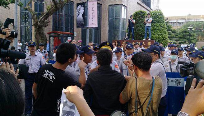 ��Ӣ��ָ�ڈFÓ�� ����Ԫ:��լǧ�𿴲�Ҋ�ڹ���ŭ