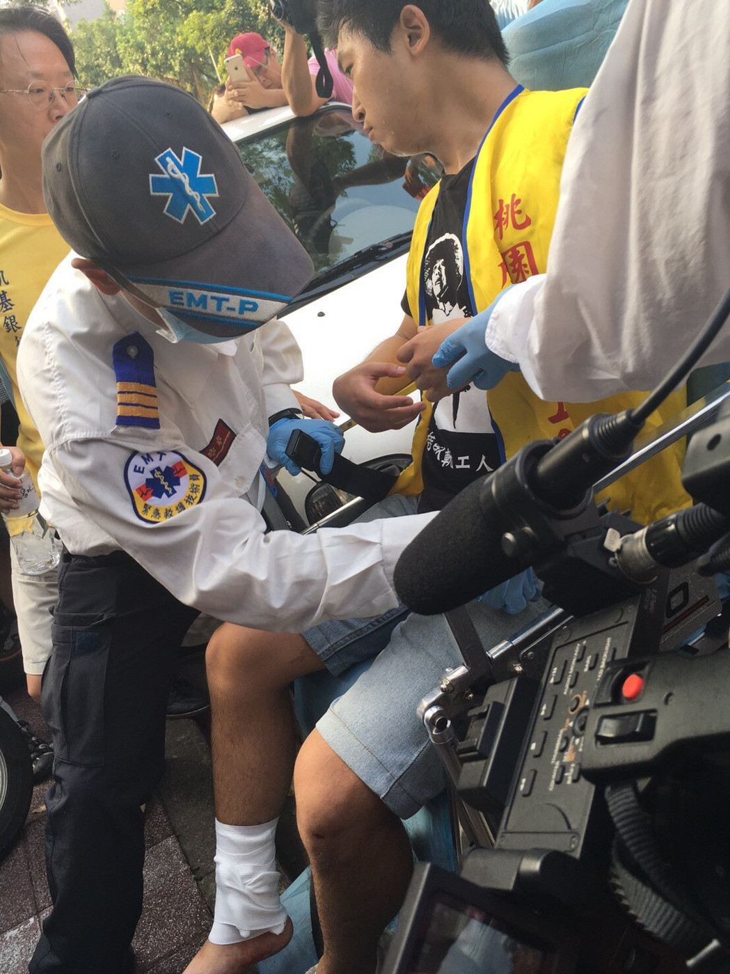 ���h�񱊷�Խ������Ժ��������(qi��ng)�J�܂����t(y��)