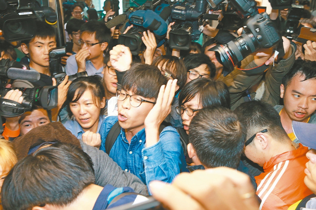 ����F�w���쵽���M�h�����h�������h���ڹ�7������򃞄ݾ�����������o���c��Ӣ�Į�����飬�˳���P��δ�팢��Ӱ�S��