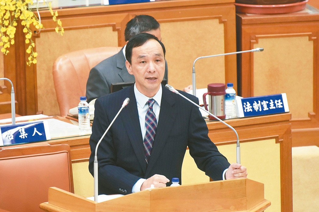 �����������x�����h��ϯ �Q������ӛ�Լ���ɫ