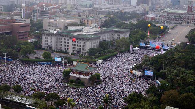 ��Ӣ�Đ��Ӳ�����ͬ�顱�h�}���l(f��)�񱊌��� ��ݛՓ���Z