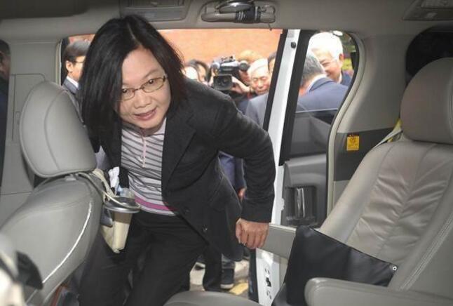 ��Ӣ����܇���_(d��)2500�fԪ���_��