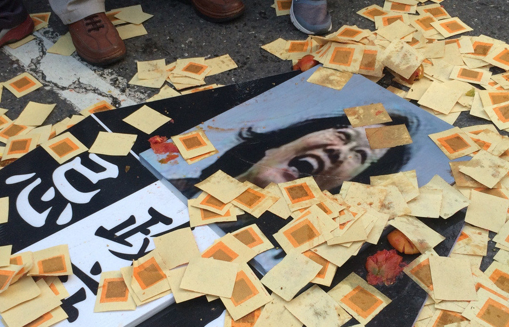 ��Ӣ���^����Ƭ���͛]�Mڤ����