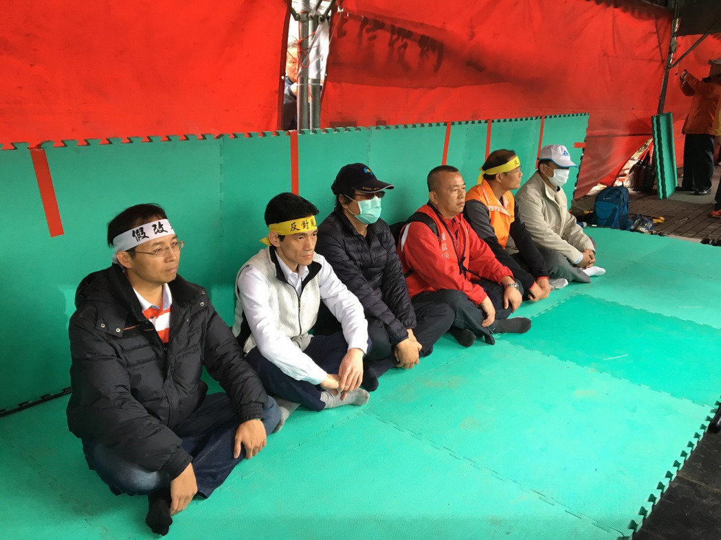 �_����(d��ng)�����ĸ���h���c(di��n)ͻ׃