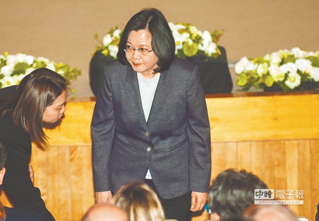 �{�I���e��Ӣ�����{ѩ��5������ �A��2018��Ʊ����ˎ