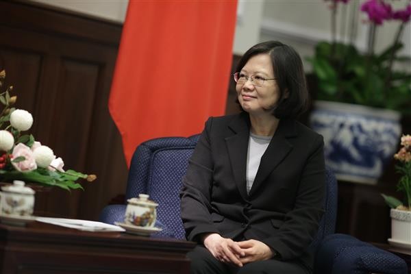 ��6���_���겻�M��Ӣ�Ĉ��� �����󣺰�ǧ�|�e���Ϳպ���δ��