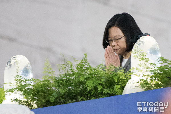 ��Ӣ����Ώ���ǰհ?������:�p܉��˾�ϰ���ǰ"�Gί"