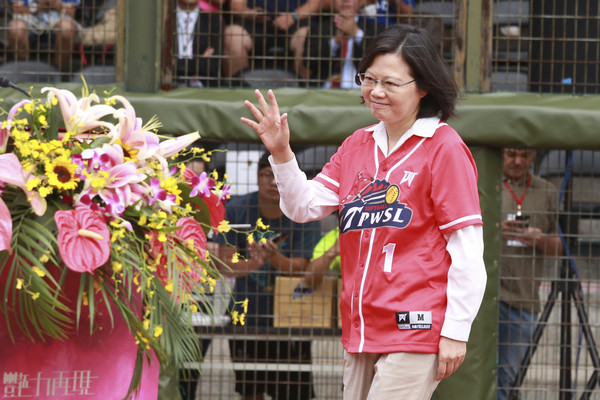 "�˰ى�ʿ"ʹ����Ӣ��:�������ɰ���"�⽻"��������