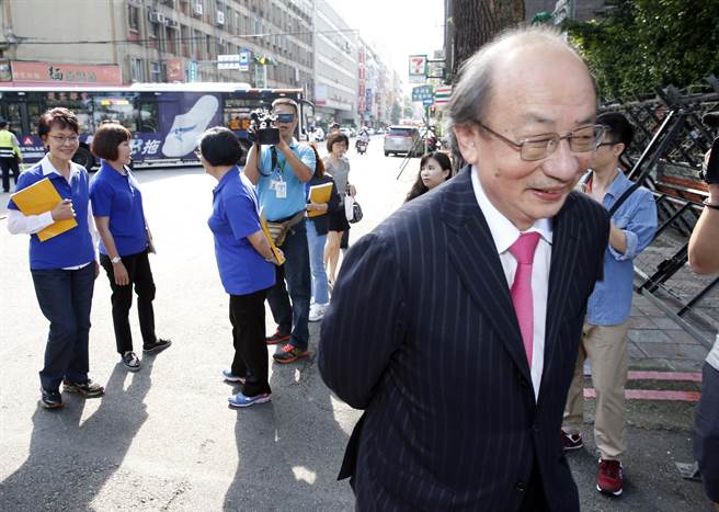 ������Ժ��14�յ�2���R�r���^�m̎��ǰհ�A���������h����ί��һ�������A��������u�|·��Ҫ�¡�����Ժ�L����ȫ����܇�����^�����M�h�F���ٿ½�㑣��ң��c�����eՄһ�������������ص�΢Ц���롰����Ժ��