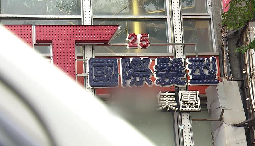 �_��һ��Ů���������^��������