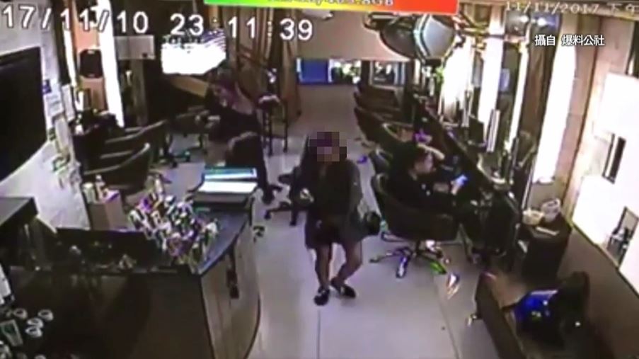 �_��һ��Ů���������^��������