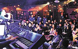 �F������