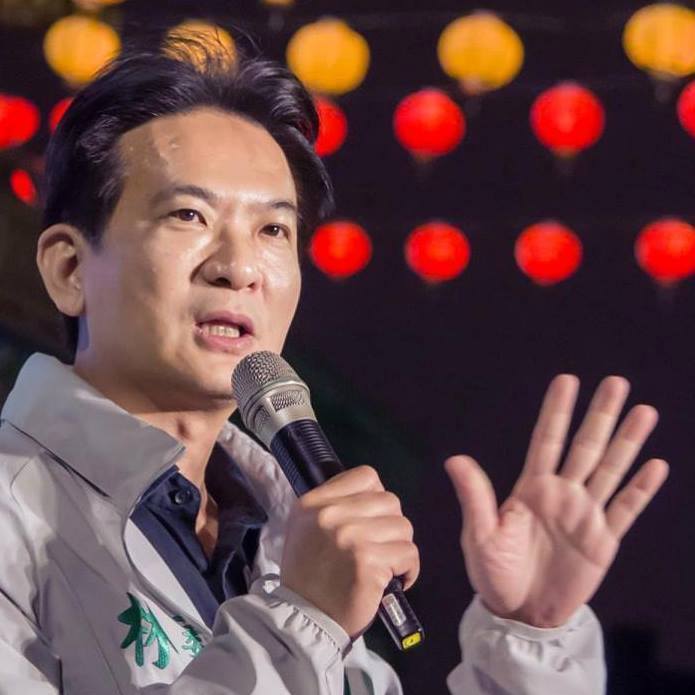 �_��ǰ����ί�������M(j��n)�h���˵Ľ�(j��ng)���e�� �@����������