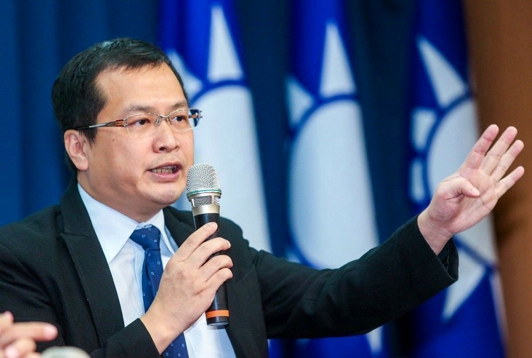 �_��ǰ����ί�������M(j��n)�h���˵Ľ�(j��ng)���e�� �@����������