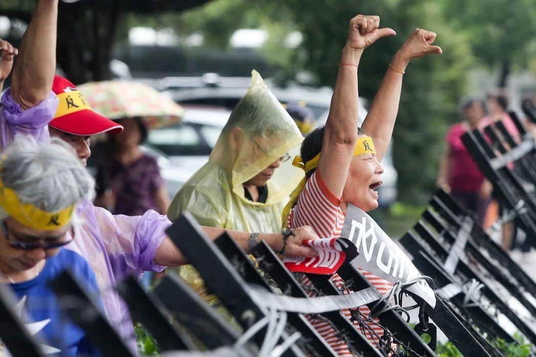 �_��ǰ����ί�������M(j��n)�h���˵Ľ�(j��ng)���e�� �@����������