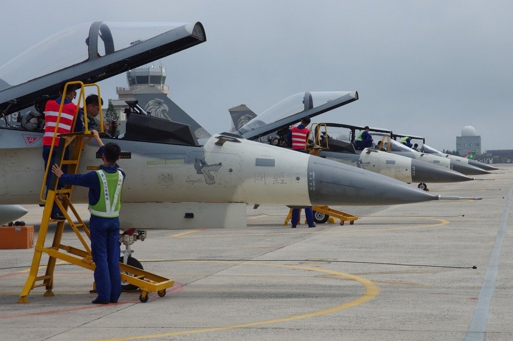 �R������ÿ������̶��������x�΄���