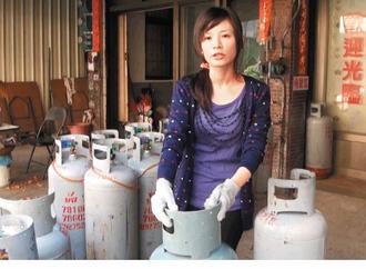 �_������Ů���w���֋����Ъ��԰�����˹���D��