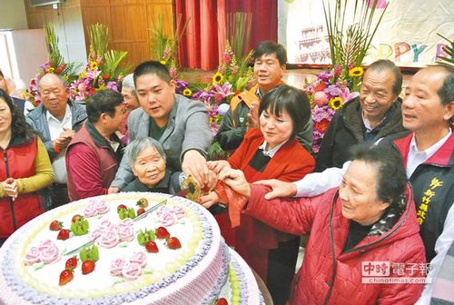 318λ7Ѯ�L݅�R�������ո衱������[��ܰ���D��