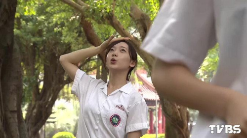 �F��Ĕz�_����УŮ���Ʒ����bӛ����������D��