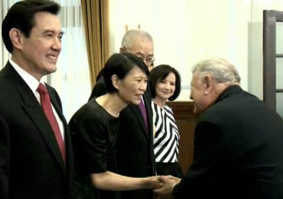 �����Ƕ��x���˲������ĺڰ����g�l�y���£������r���� ���_ý�D��