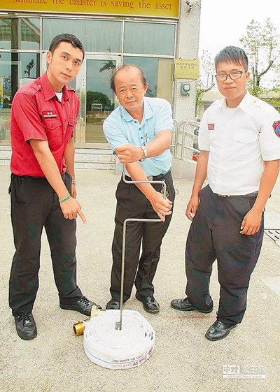 ���������L���_�����������`�����������辯��