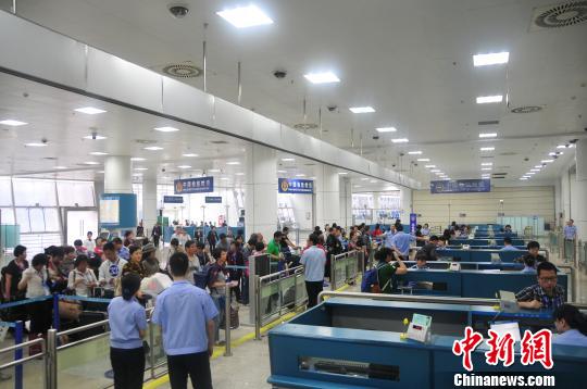 ���������ԏB�T(m��n)��ĸ���]݆�d1400�ο͸��_(t��i)