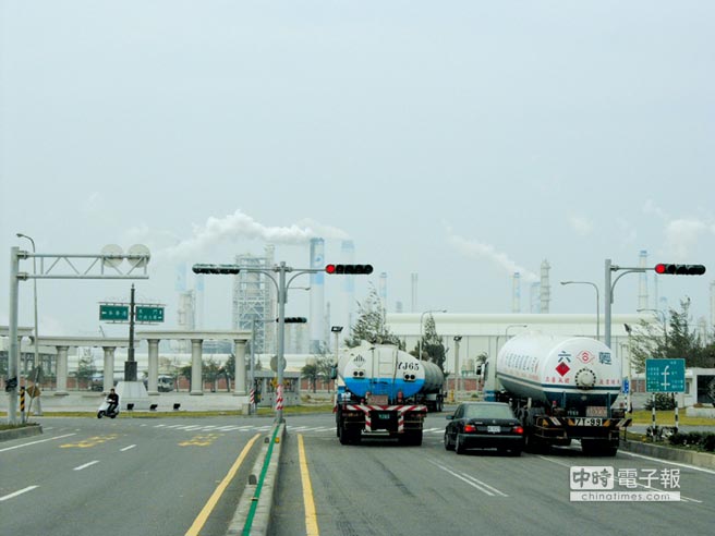 �_���l�������p������p���󃔣����~��7000�fԪ���_�������Еr��ӈ�D��