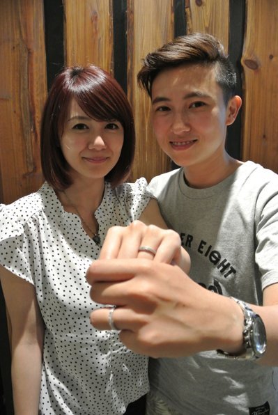 �_��Ůͬ־�k�Y��xʽ 93�q���̠��OŮ�߼t̺�Iף��