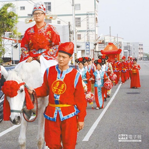 �_�������T���RȢ����D��