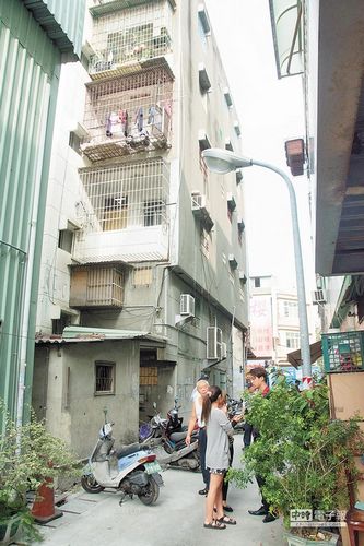 ���H��������28�qŮ����ʬ5���I�����У��D��