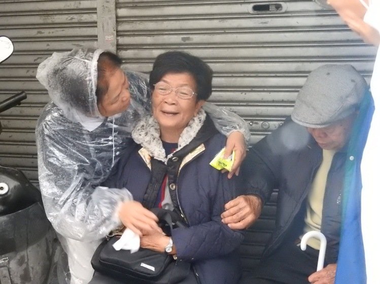 �_���±��l(f��)�����(z��i)��6������ 4�˭h(hu��n)�����ɽ�ʬ