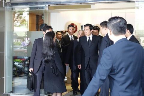 �RӢ�Ų���Ůͯ�`�� (�DƬ��Դ�����Еr��ӈ�)